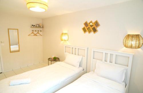 Villeparisis Apartment | Villa Petite Fleur proche Paris CDG Disney Astérix et Parc des Expos