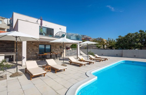 Kastel Sucurac Villa | Villa Petra Divine with Heated Pool