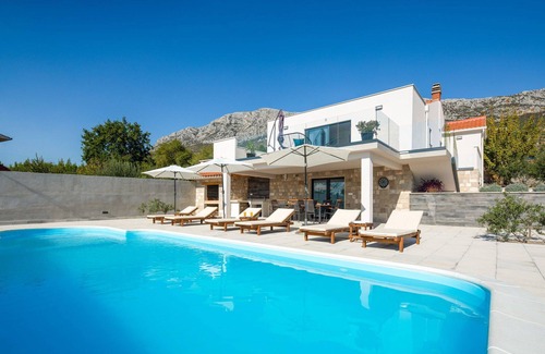 Kastel Sucurac Villa | Villa Petra Divine with Heated Pool