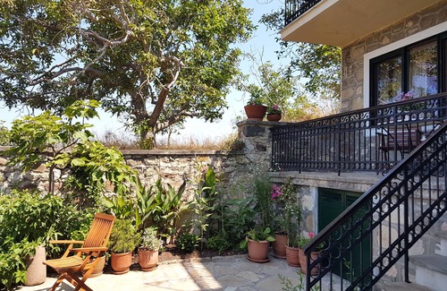 Petra House | Villa Petri - A beautiful traditional house with sea views and stunning sunsets