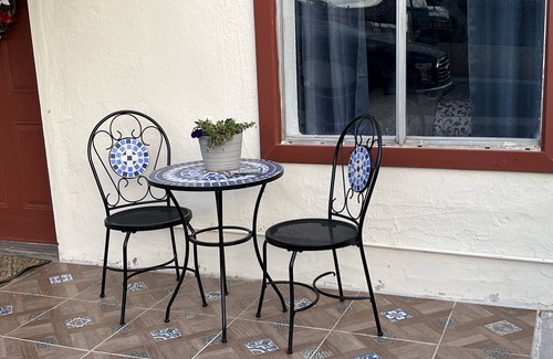 Las Cruces House | Villa Petunia - an eclectic home near Las Cruces' heart - Long Term available.