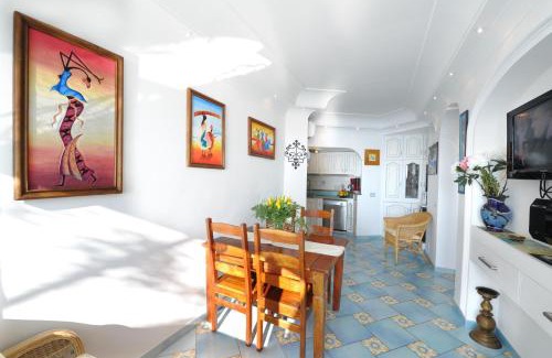 Arienzo House | Villa Pietra Santa