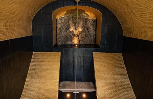 Arienzo House | Villa Pietra Santa