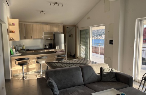 Tisno Apartment | Villa Pina Tisno TOP* Apartment Mila 4-6 people with sea view