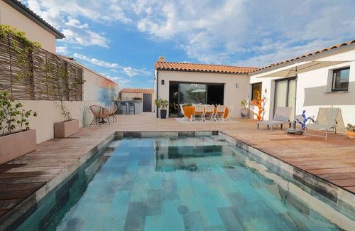 Aigues-Vives Villa | Villa Piscine Contemporaine en Camargue