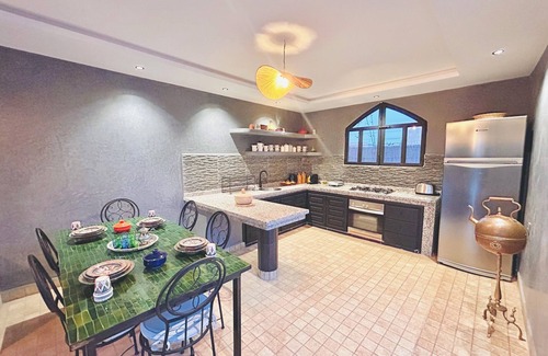Saada Villa | Villa piscine privée, vue superbe, proche centre