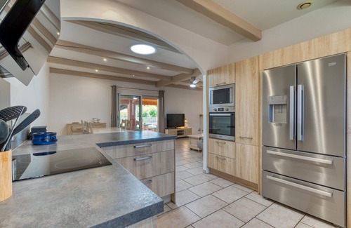 Le Bosc Villa | Villa 'Piscine Proche Lac Du Salagou' with Private Pool, Private Terrace and Wi-Fi