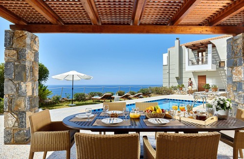 Drosia Villa | Villa Pitho - Only 600m from the beach