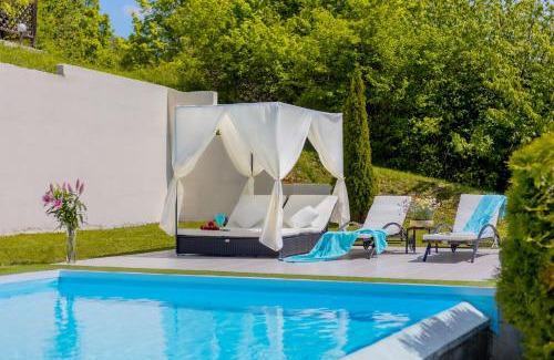 Breznik Plesivicki Villa | Villa Plešivica view - Infinity Pool & Private Spa