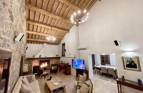 Castel del Piano Villa | Villa Podere Del Grasso