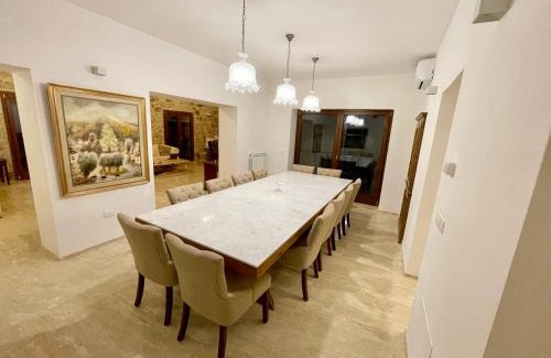 Castel del Piano Villa | Villa Podere Del Grasso