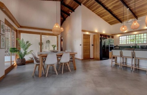 Chiguata Villa | Villa Port Vell, new home 4 BR/4 BA, pool and bar! Now with A/C