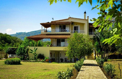 Monastiraki Villa | Villa Porto Matzavino (private villa) – Your Sanctuary in Picturesque Greece