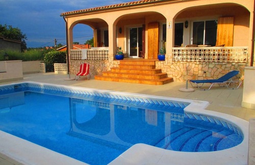 Mont Barbat House | Villa & private swimming pool, 20 min from beach