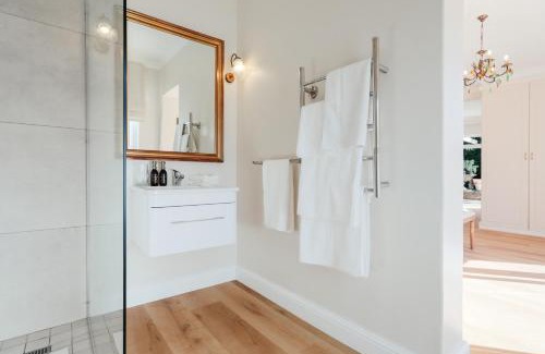 Claremont Bed & Breakfast | Villa Puccini