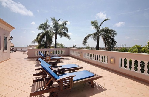 Conceicao Villa | Villa 'Quinta Dos Fontanais' with Sea View, Wi-Fi and Air Conditioning