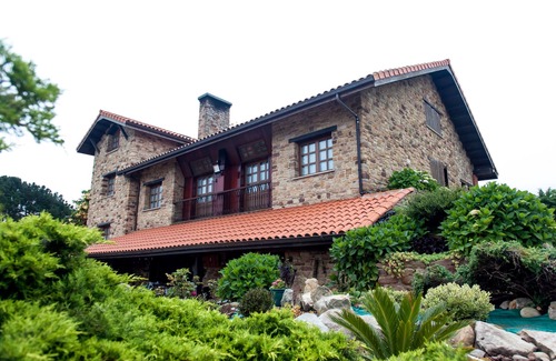 Lloreda Villa | Villa 'Quintes' with Sea View, Private Terrace and Wi-Fi