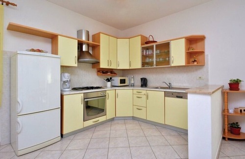Dugopolje Villa | Villa Radosevic near Split, heated pool