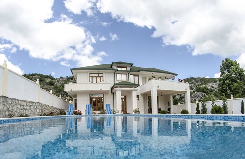 Donje Polje Villa | Villa Ramonte at Montenegrin Old Royal Capital