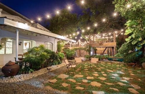 San Vicente Villa | Villa Raya w Outdoor Cinema, Bonfire, Treehouse & Parking