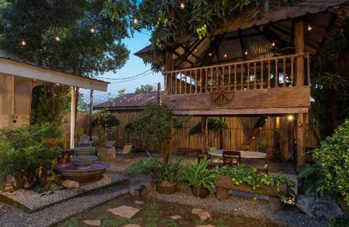 San Vicente Villa | Villa Raya w Outdoor Cinema, Bonfire, Treehouse & Parking