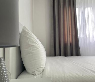 Permet House | Villa Red Rose