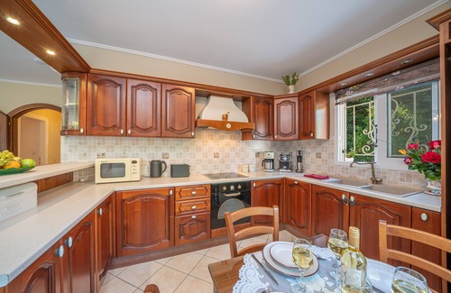Divarata Villa | VILLA REGINA - Private paradise with tree-house&heated pool