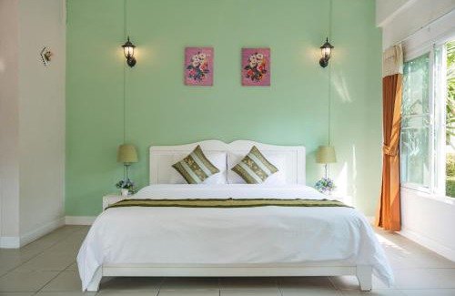Khanong Phra Resort | Villa Reina Resort