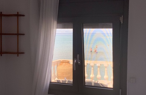 Arcoudi House | Villa Rena by the sea!