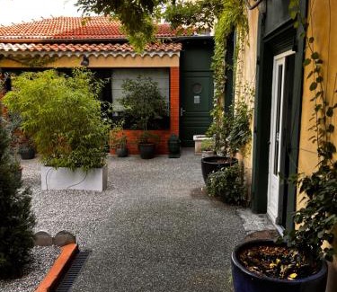 Faubourg Saint-Jacques Apartment | VILLA RENEE