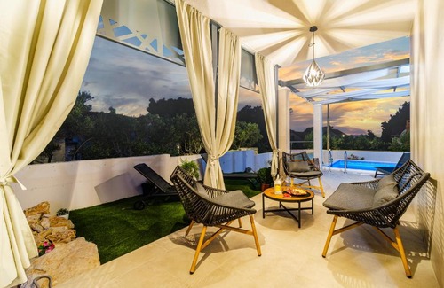 Cove Makarac (Milna) Villa | Villa Renesansa