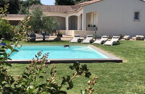 Bedarrides Villa | Villa rental near Orange, Avignon, Isle sur la Sorgue