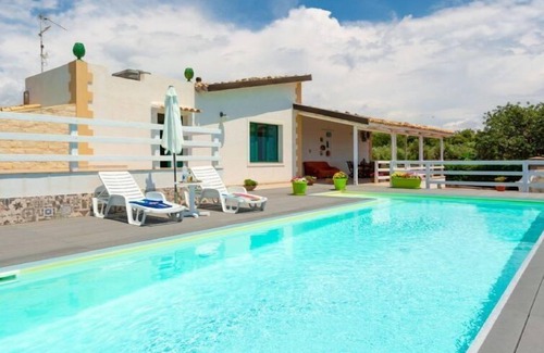 Donnalucata Villa | Villa Renzo - Four Bedroom Villa, Sleeps 8