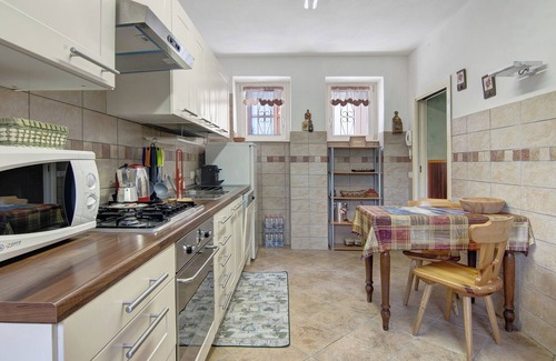Lanzo d'Intelvi Villa | Villa 'Residenza Ai Noci' with Mountain View, Private Terrace and Wi-Fi