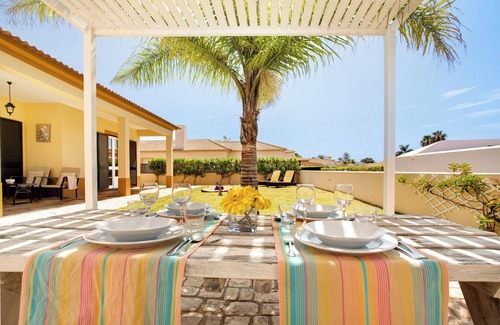 Campo de Baixo Villa | Villa 'Retiro Praia' with Mountain View, Private Terrace and Wi-Fi