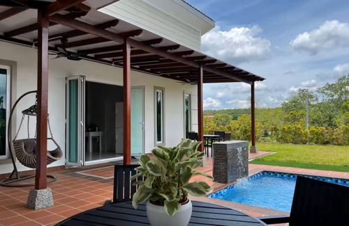 Kampung Jelatang Villa | Villa RI Homes