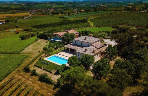 Patrignano Villa | Villa Rimini Summary: