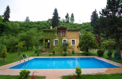 Yomra Villa | Villa River Village