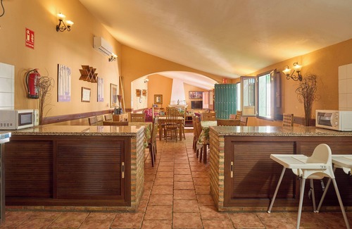 Rivero de Posadas Villa | Villa 'Rivero Rural' with Private Pool, Wi-Fi and Air Conditioning