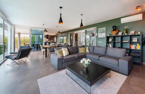 Alcudia Villa | Villa Rockstar, Alcudia - by EMERALD STAY
