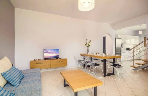Kalpaki Villa | Villa Rodakinia - Four Bedroom Villa, Sleeps 8