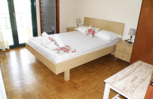 Potos House | Villa Rodia 2 guests