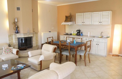 Potos House | Villa Rodia 2 guests