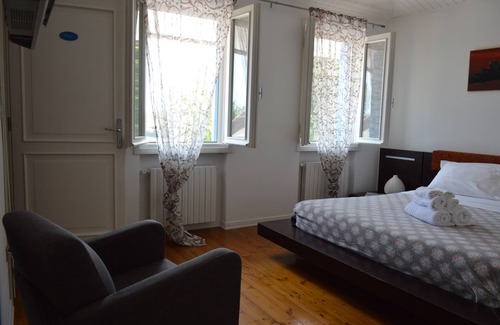 Ca' Pirami House | Villa Roma Bed and Breakfast