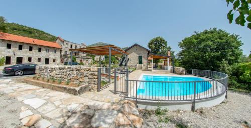 Zavala Villa | Villa Rosa