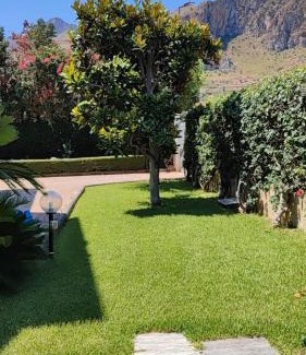 Mandra Capreria Villa | Villa Rosa Holidays