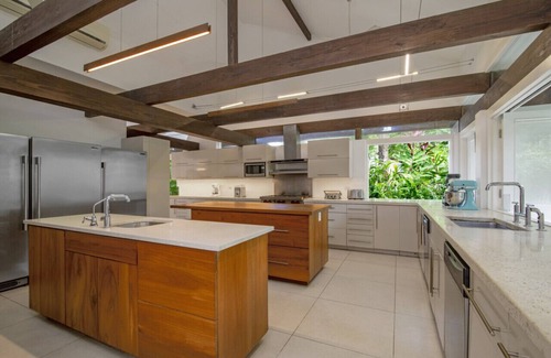 Thompson Town Villa | Villa Rosa, Luxury Villa 4 BR