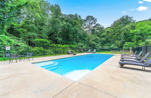 Lithonia Villa | Villa Rose Gated Estate, Heated Pool