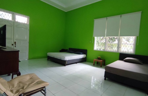 Pamijahan Hotel | Villa Rose Gunung Bunder by Ruang Nyaman