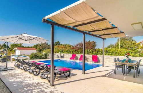 Grandici Villa | Villa Rosmarino by Villa Plus